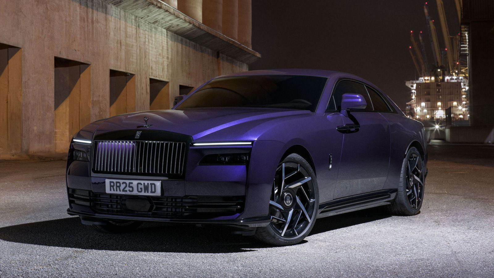 Rolls-Royce Spectre Black Badge - front